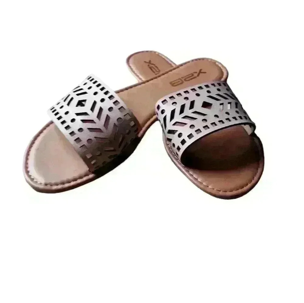 X2B sandals